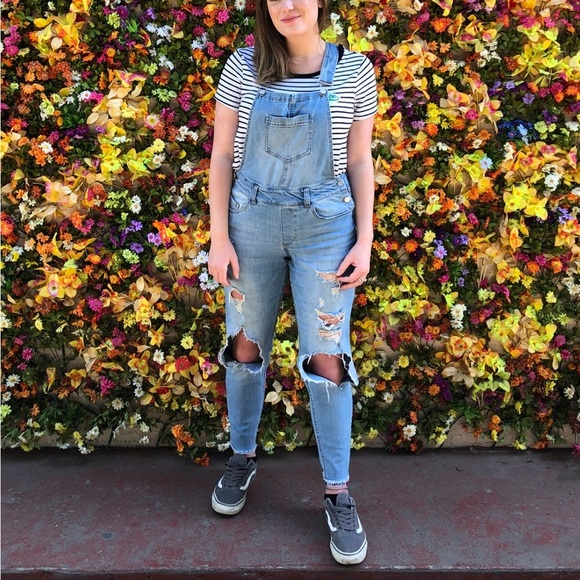 Denim Overalls size 6 ( super comfortable) - Picture 2 of 3